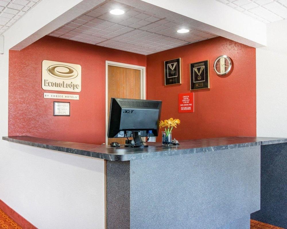 Econo Lodge Cadillac By Choice Exterior foto