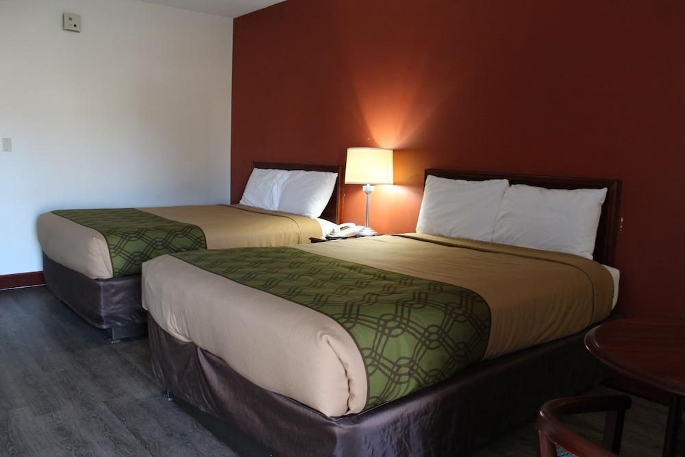 Econo Lodge Cadillac By Choice Exterior foto