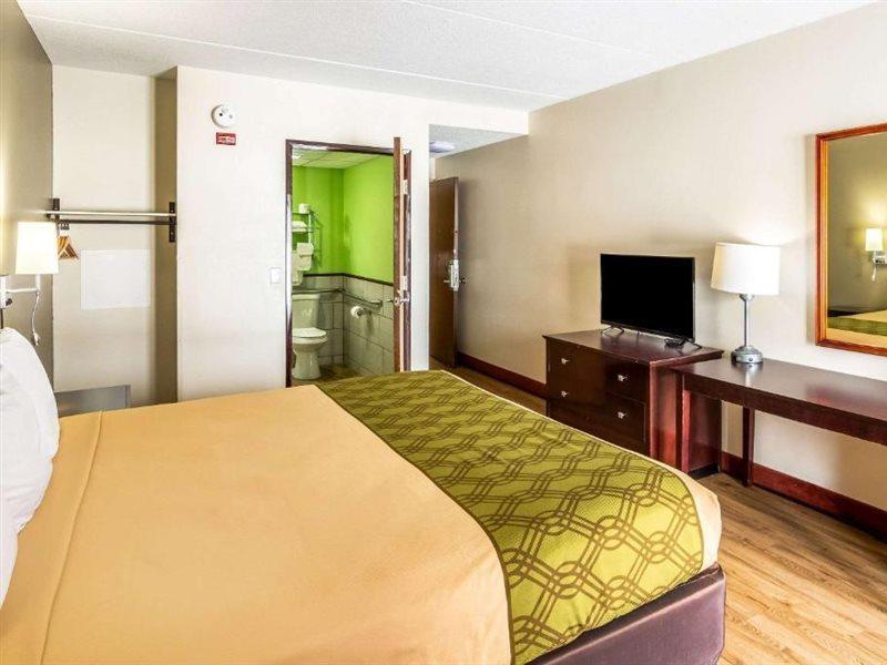 Econo Lodge Cadillac By Choice Exterior foto