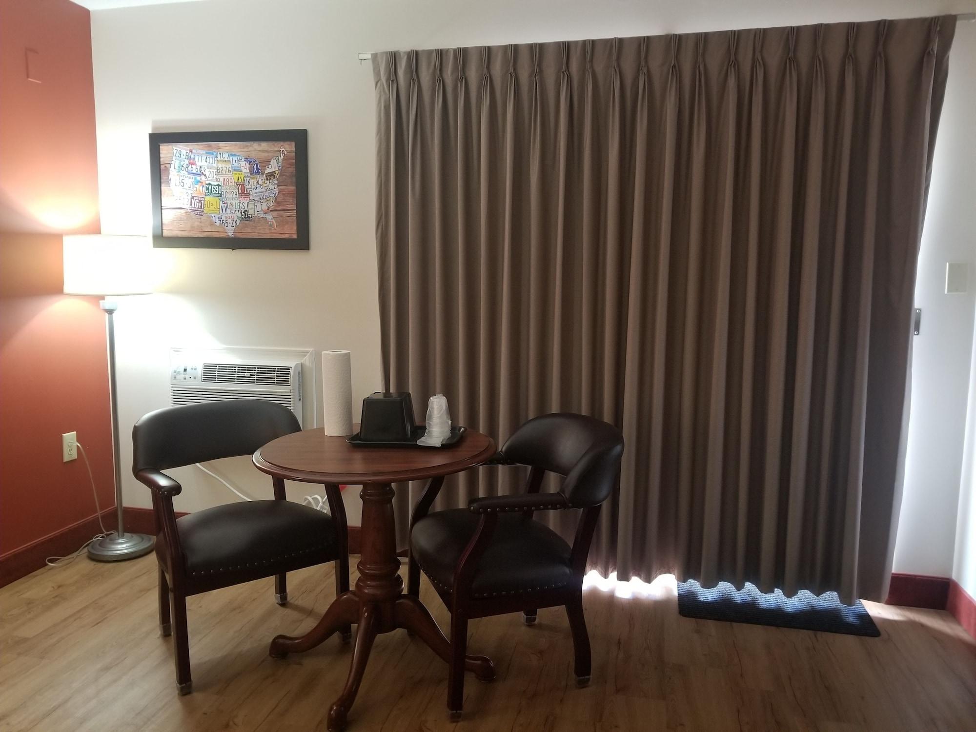 Econo Lodge Cadillac By Choice Exterior foto