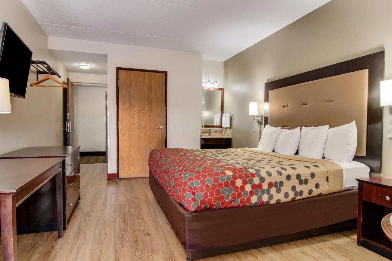 Econo Lodge Cadillac By Choice Exterior foto