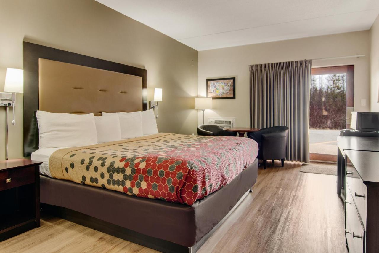 Econo Lodge Cadillac By Choice Exterior foto