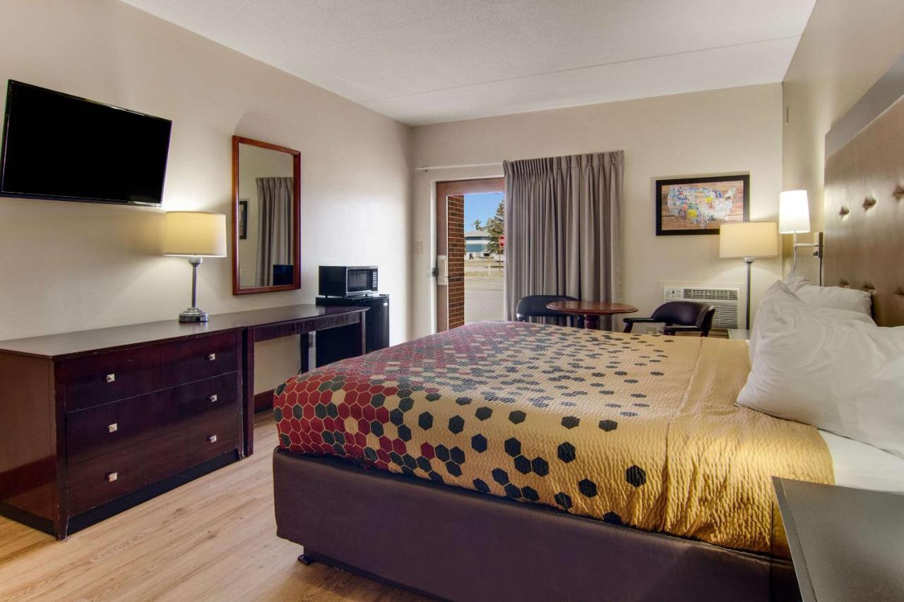 Econo Lodge Cadillac By Choice Exterior foto