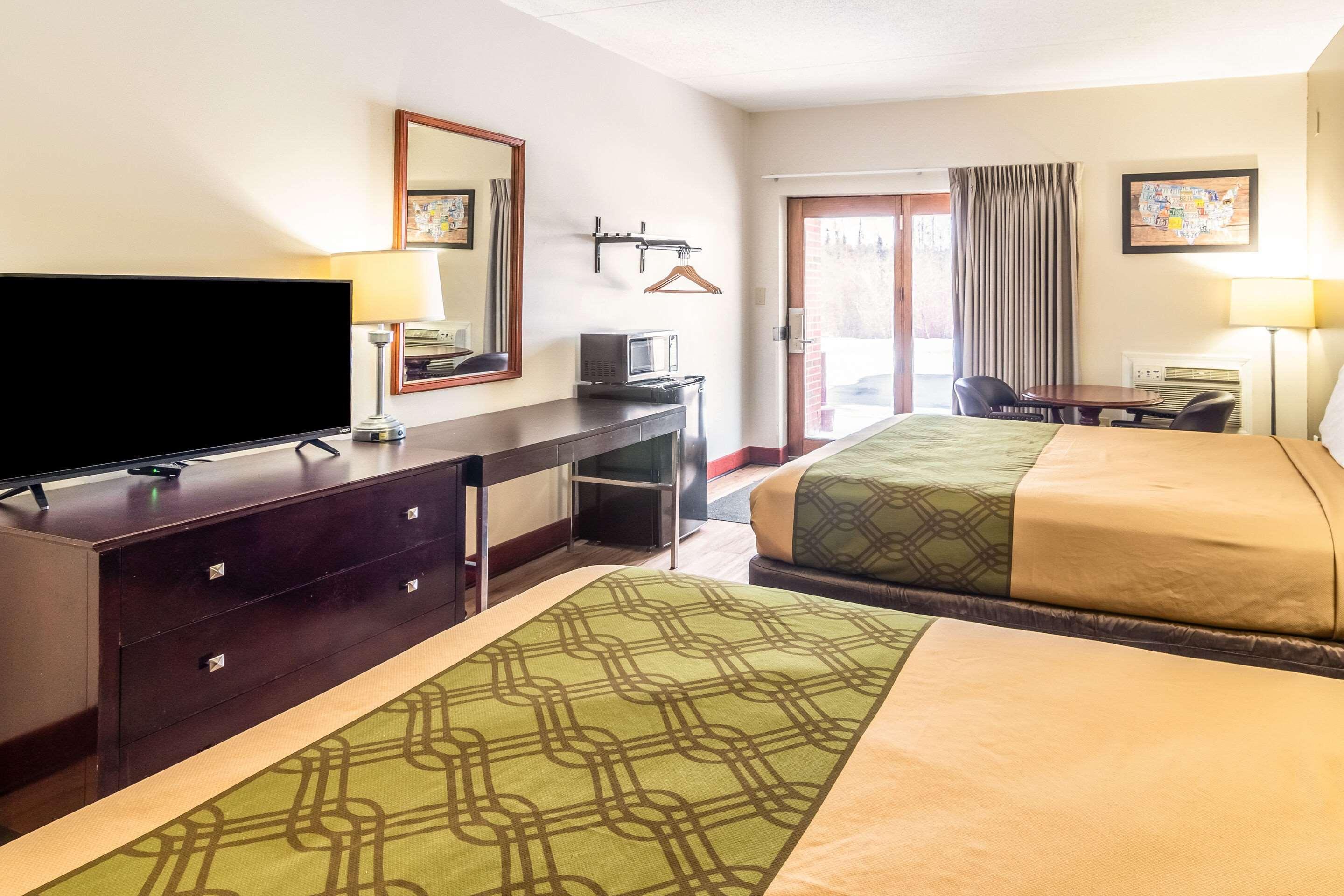 Econo Lodge Cadillac By Choice Exterior foto