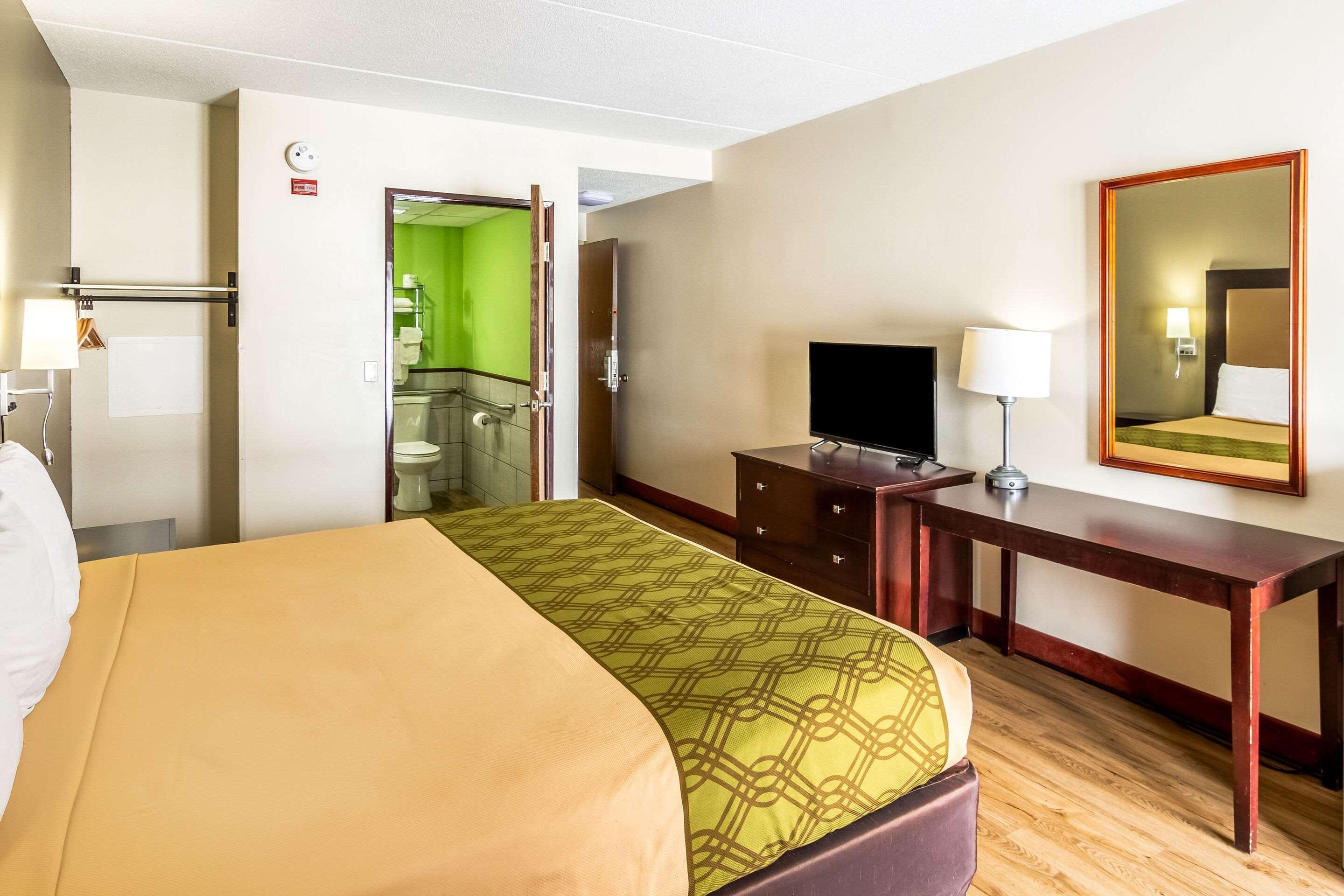 Econo Lodge Cadillac By Choice Exterior foto