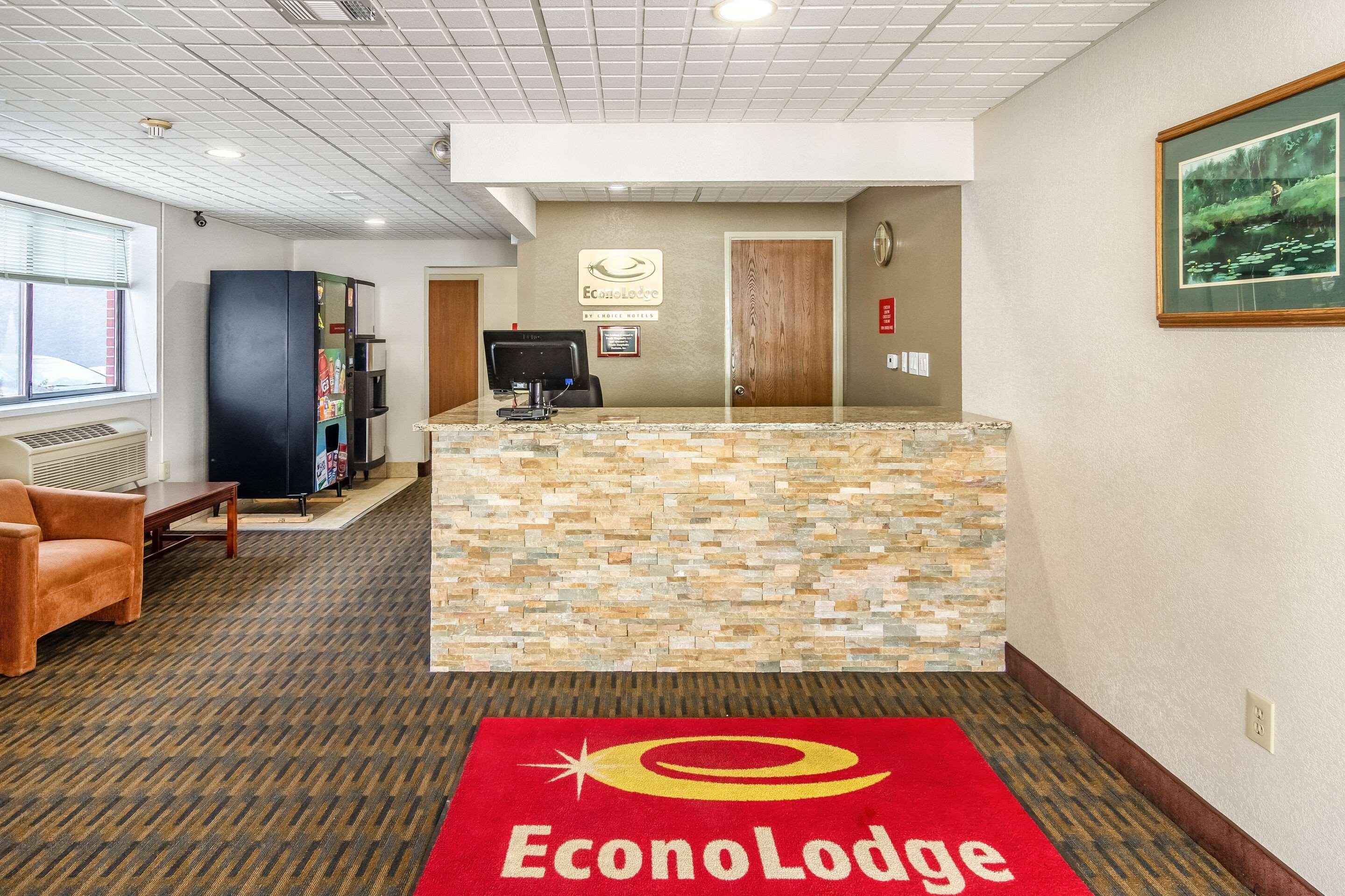 Econo Lodge Cadillac By Choice Exterior foto