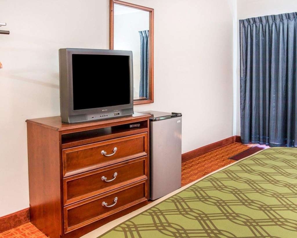 Econo Lodge Cadillac By Choice Habitación foto